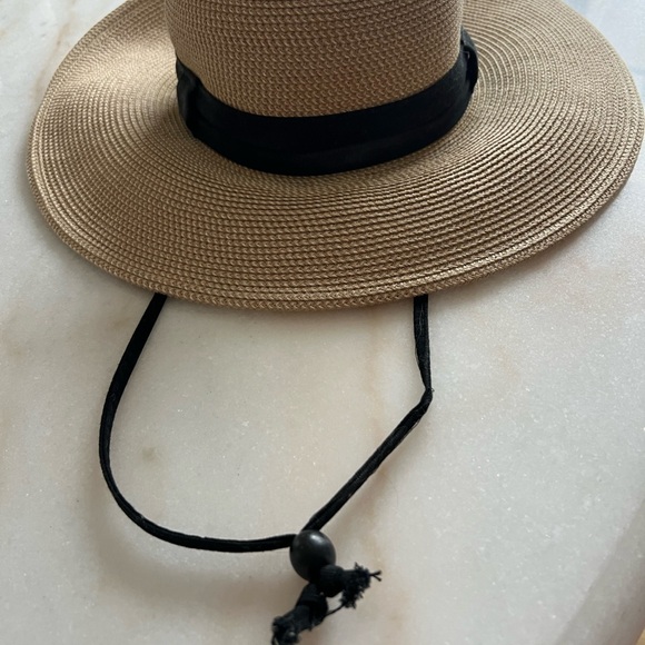 Stylish Tan Wide-Brim Hat woven with black accent. O/S - Picture 4 of 4